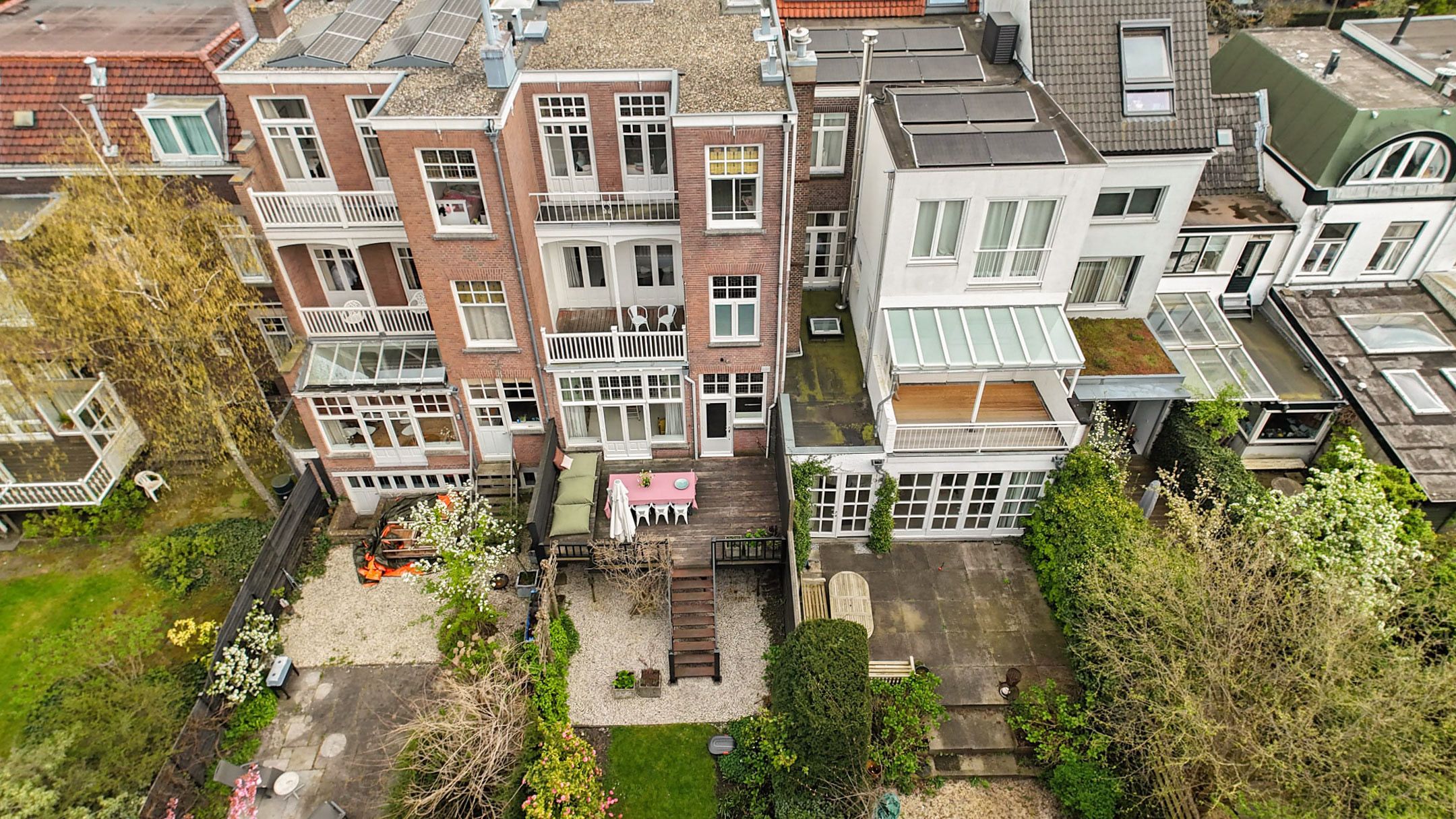 Stately Townhouse in Kralingen with Sunny Southwest Garden — 75