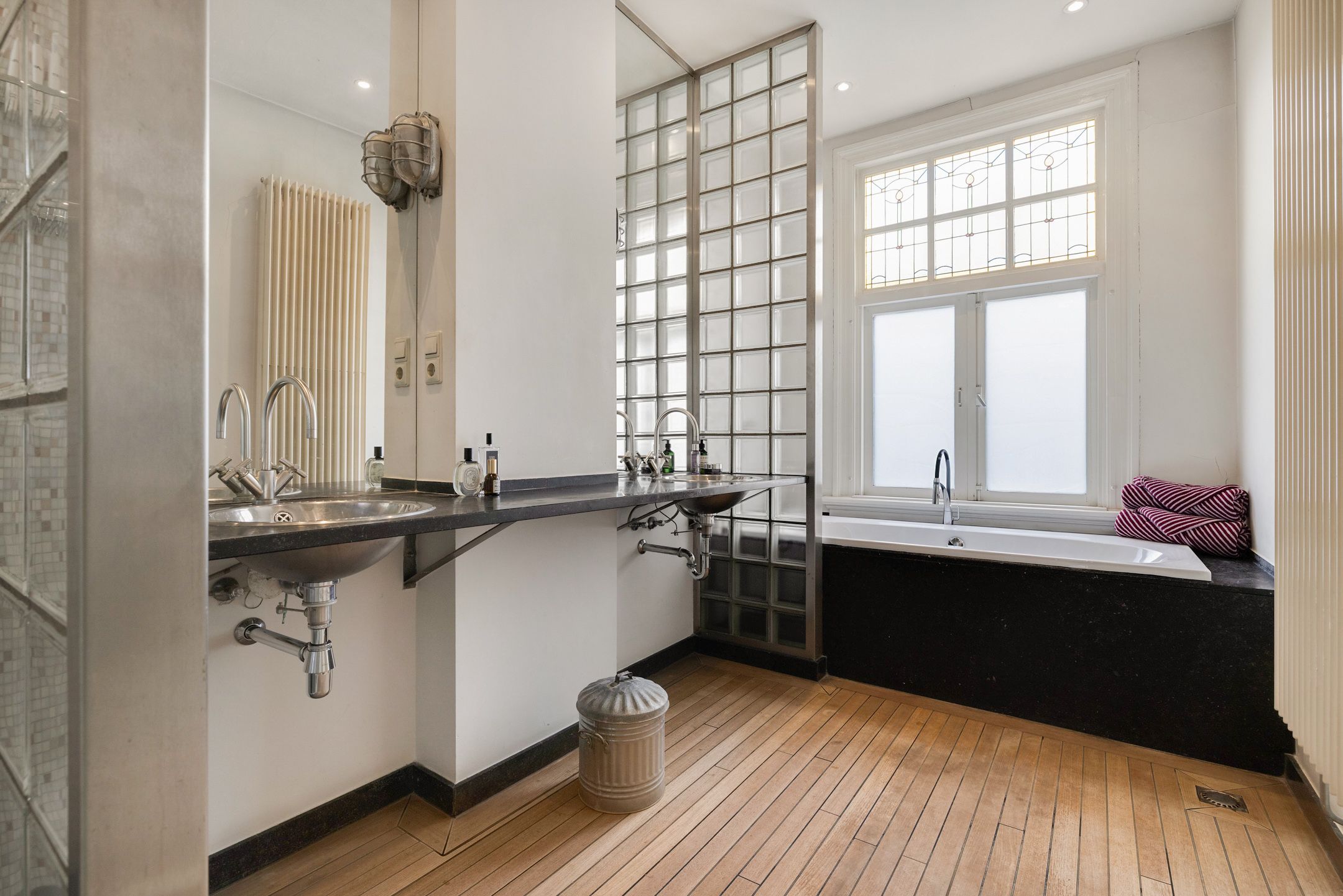 Stately Townhouse in Kralingen with Sunny Southwest Garden — 33