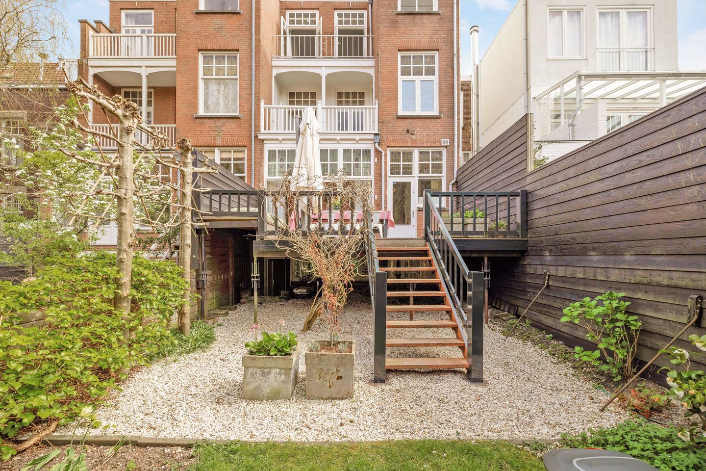 Stately Townhouse in Kralingen with Sunny Southwest Garden — 25