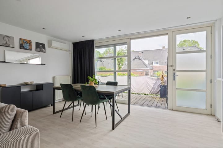 Photo 3 of Frederiklaan 104-D