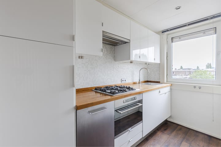 Studio te koop: Cornelis Trooststraat 30-4, Amsterdam