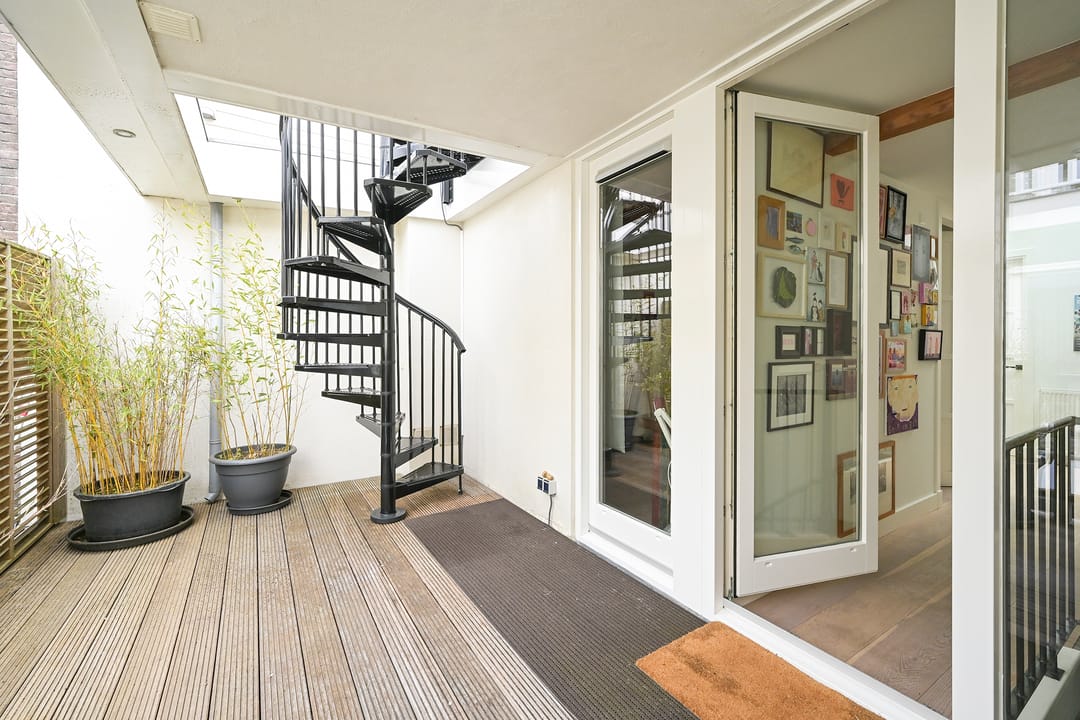Stylish Waterfront Home in The Hague's Sought-After Archipel District — 43
