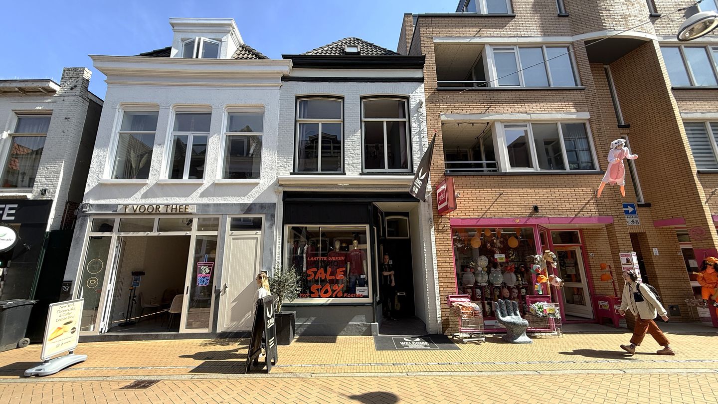 View photo 1 of Folkingestraat 26