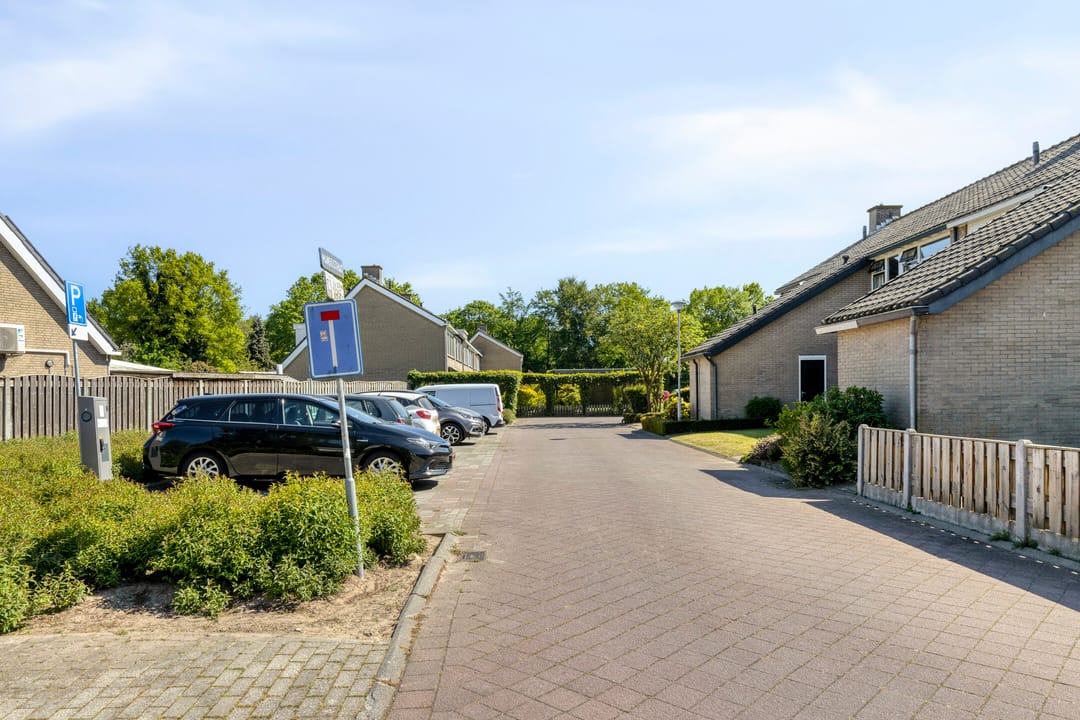 Photo 37 of Mambostraat 42