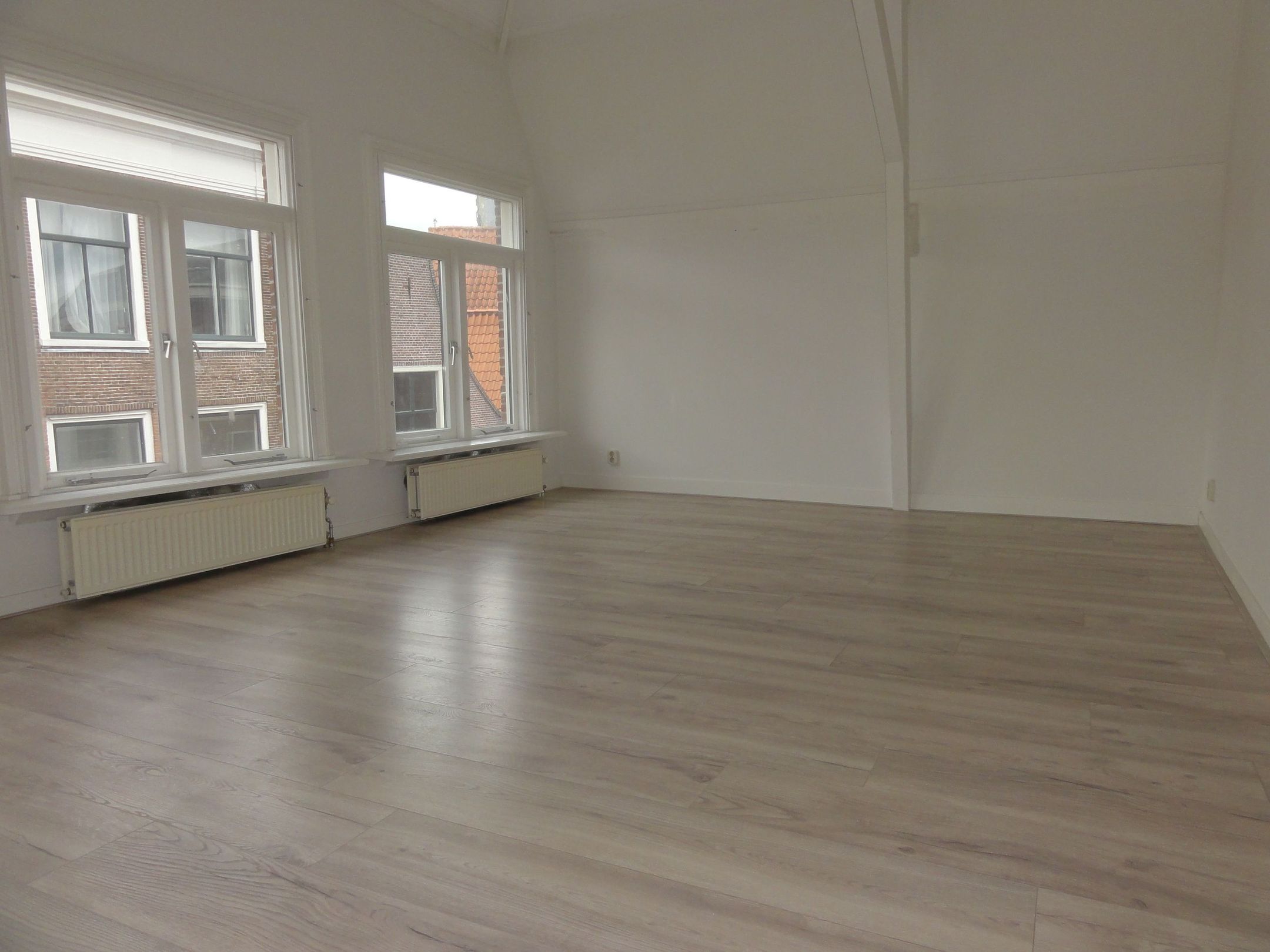 Photo 3 of Haarlemmerstraat 93-B