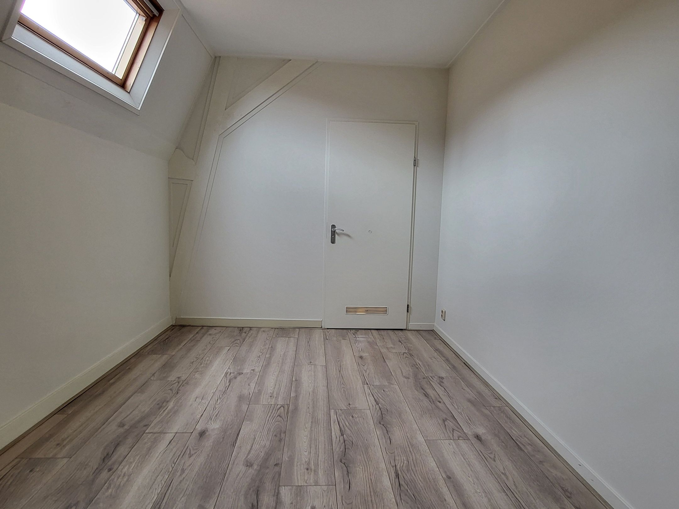 Photo 9 of Haarlemmerstraat 93-B