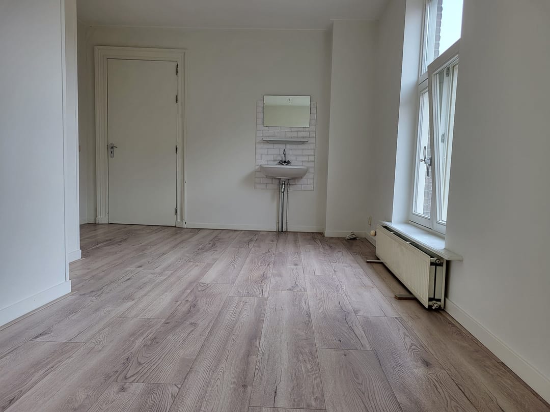 Photo 13 of Haarlemmerstraat 93-B