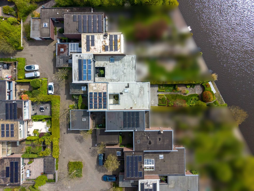 Architectural Waterfront Home with Canal Views in Leeuwarden — 53