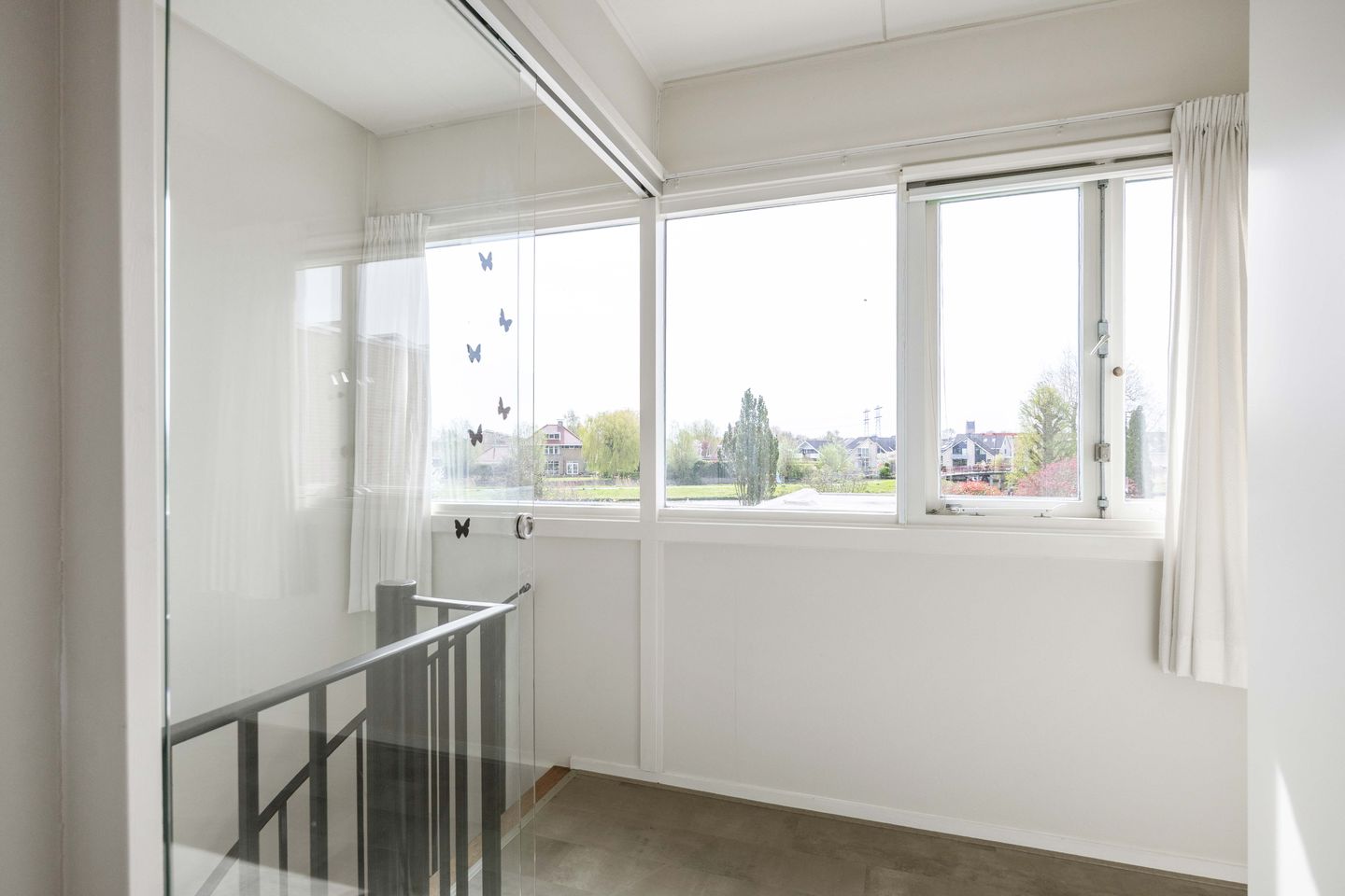 Architectural Waterfront Home with Canal Views in Leeuwarden — 34