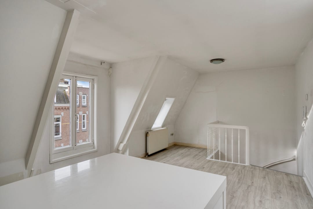 Bright move-in ready apartment on freehold land in Amsterdam — 17