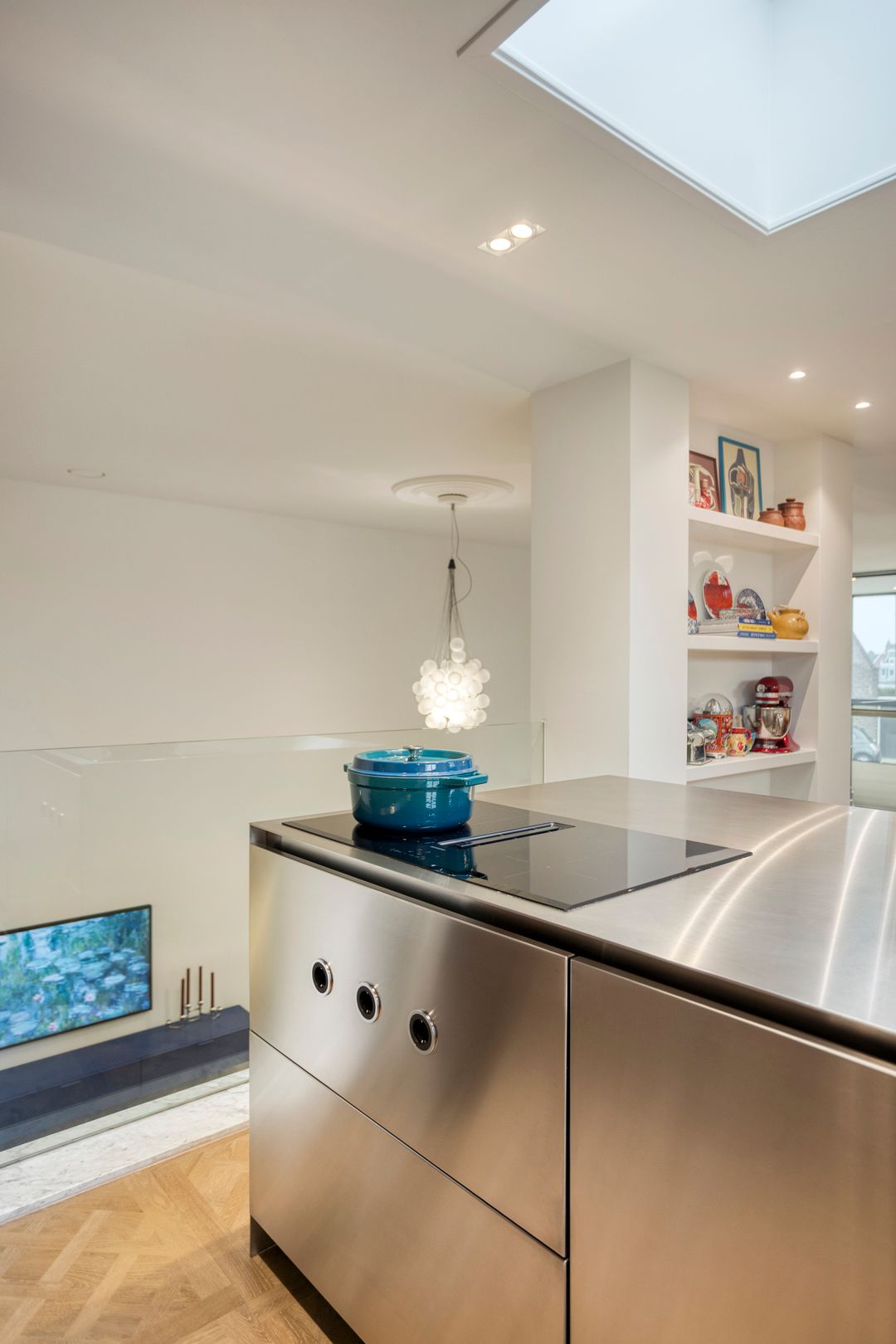 Historic Aquarium Building in Zaandijk Fully Renovated with Luxury Finishes — 32