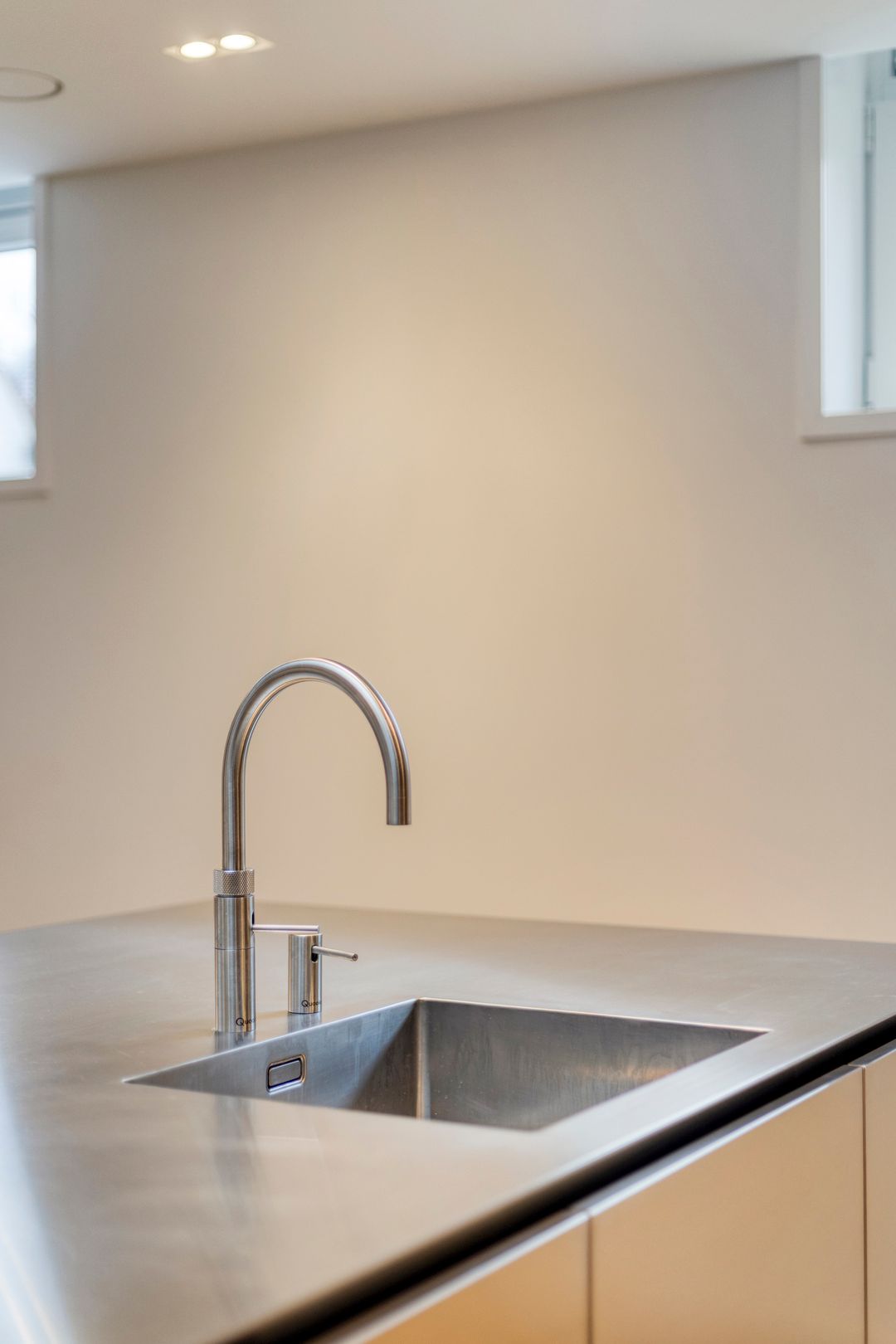 Historic Aquarium Building in Zaandijk Fully Renovated with Luxury Finishes — 31