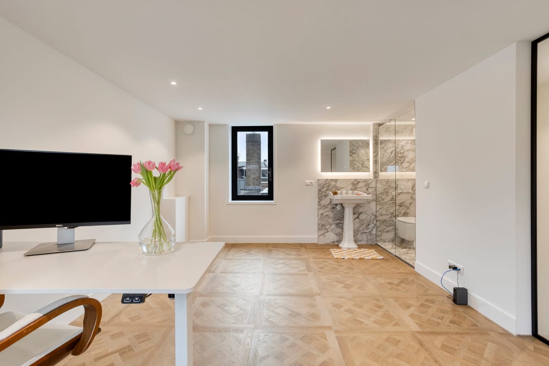 Historic Aquarium Building in Zaandijk Fully Renovated with Luxury Finishes — 37