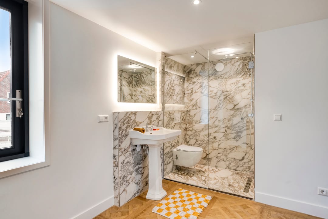 Historic Aquarium Building in Zaandijk Fully Renovated with Luxury Finishes — 38
