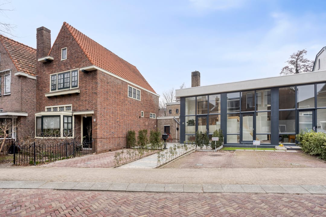 Historic Aquarium Building in Zaandijk Fully Renovated with Luxury Finishes — 13