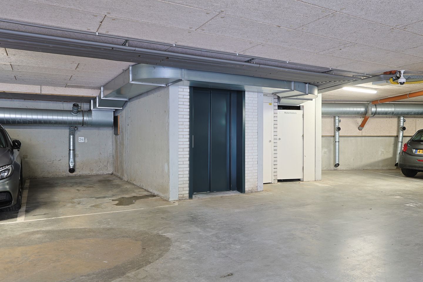 Photo 5 of Dr.van Helvoortstraat 24