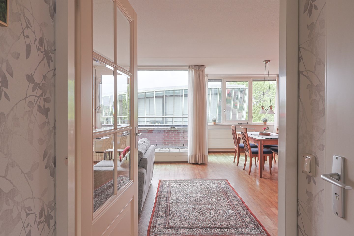 Photo 14 of Dr.van Helvoortstraat 24