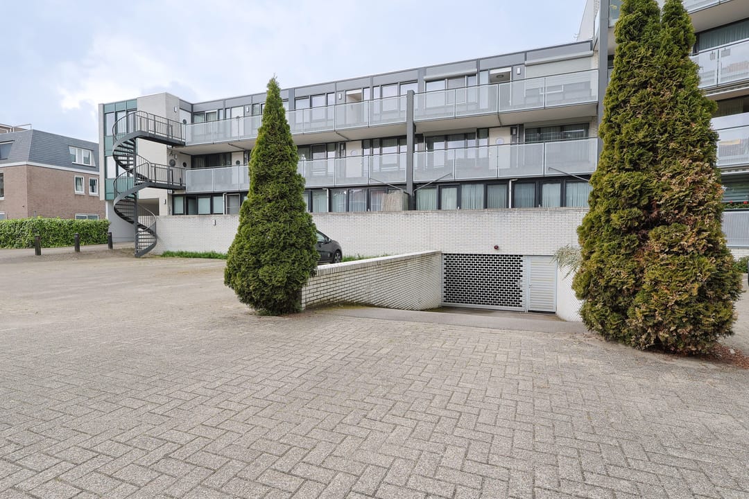 Photo 32 of Dr.van Helvoortstraat 24