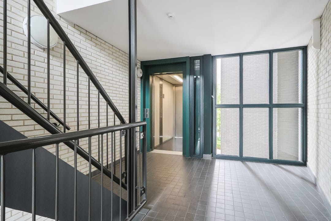 Photo 8 of Dr.van Helvoortstraat 24