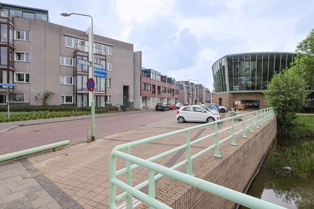 Photo 38 of Dr.van Helvoortstraat 24