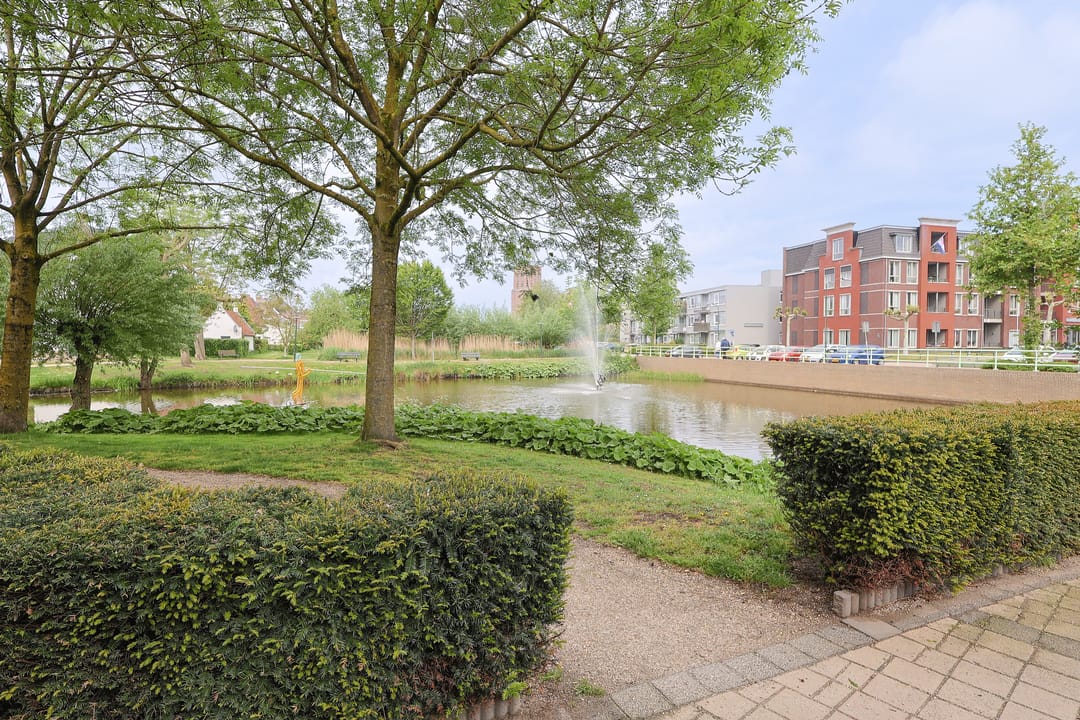 Photo 41 of Dr.van Helvoortstraat 24
