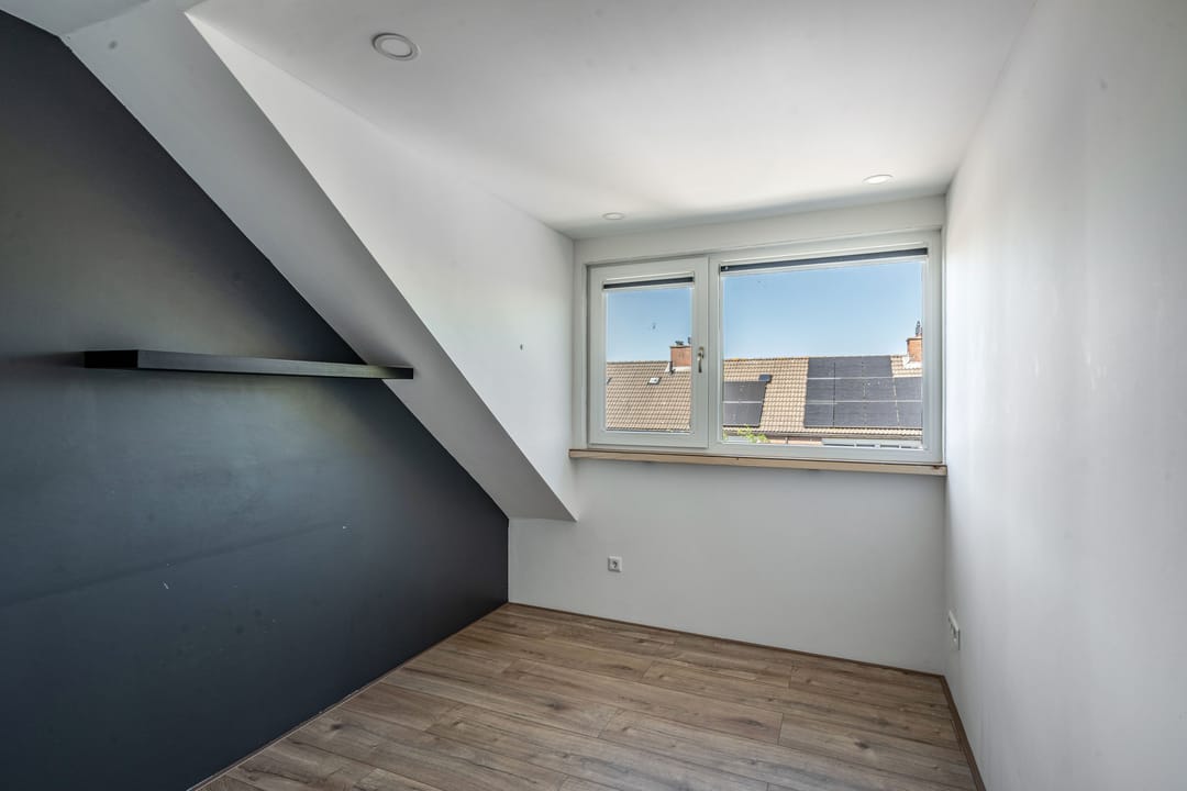 Photo 31 of Oostzeestraat 133