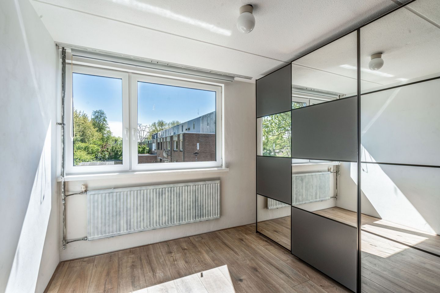 Photo 25 of Oostzeestraat 133