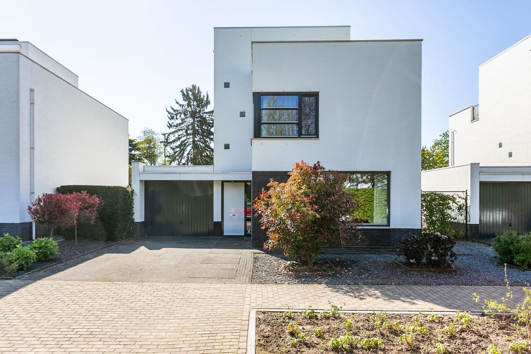 Spacious Detached Home with Indoor Garage in Sought-After Amstenraderveld — 32