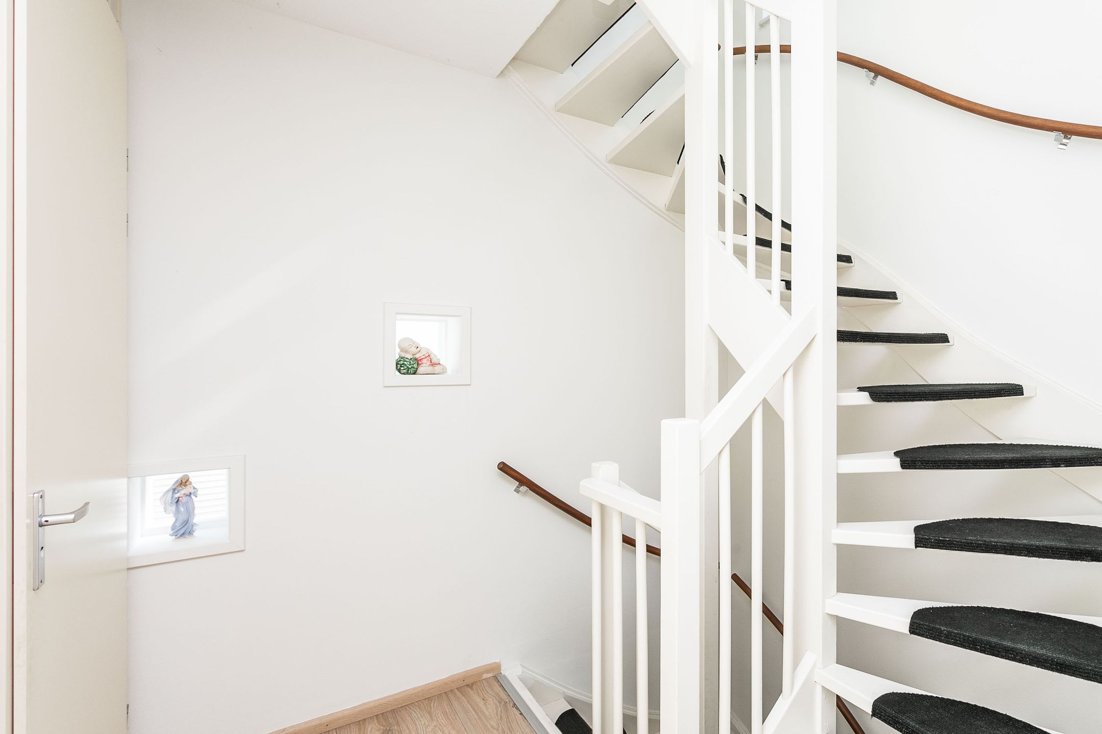 Spacious Detached Home with Indoor Garage in Sought-After Amstenraderveld — 24