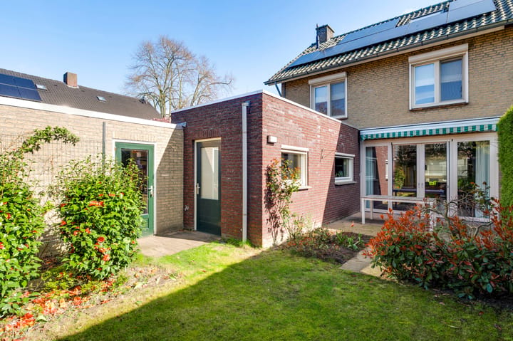 Photo 2 of Wilgenstraat 15