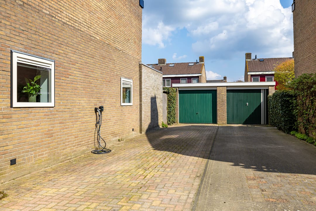 Photo 37 of Rozenstraat 17