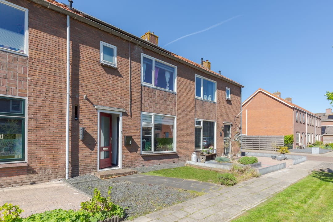 Photo 2 of Bloemstraat 4