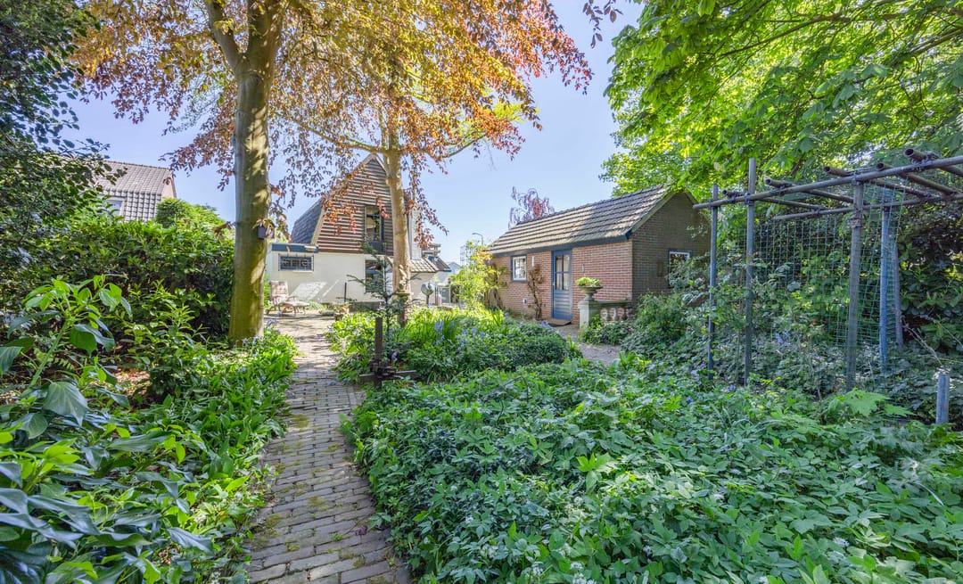Characteristic Detached Home with Large Garden and Outbuildings in Haaren — 37