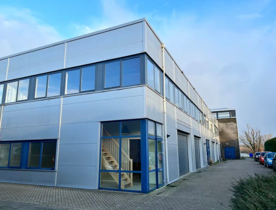 View photo 2 of Celsiusweg 24-g