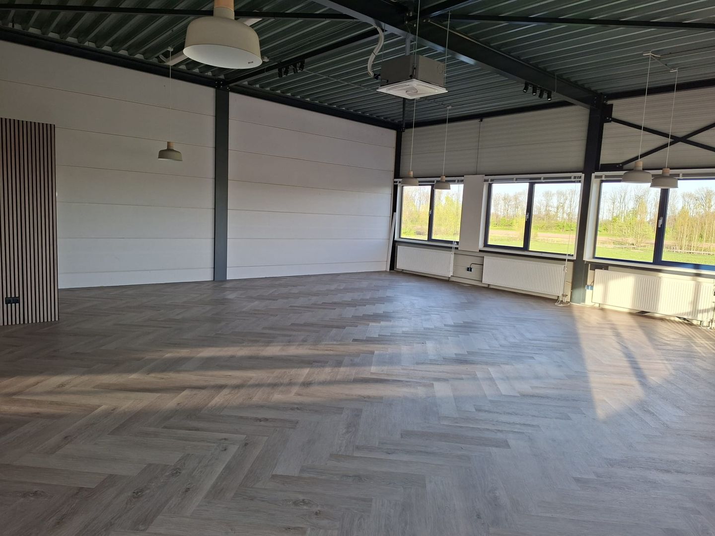 View photo 4 of Celsiusweg 24-g