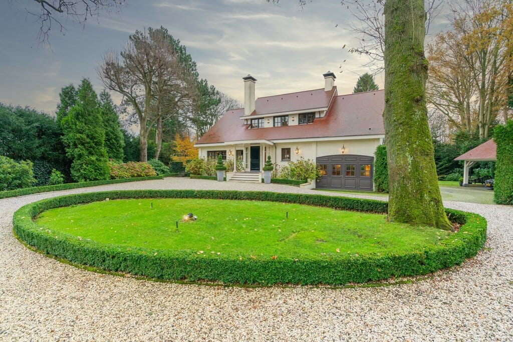 Stately Detached Villa with Expansive Garden Near Wassenaar Centre — 32
