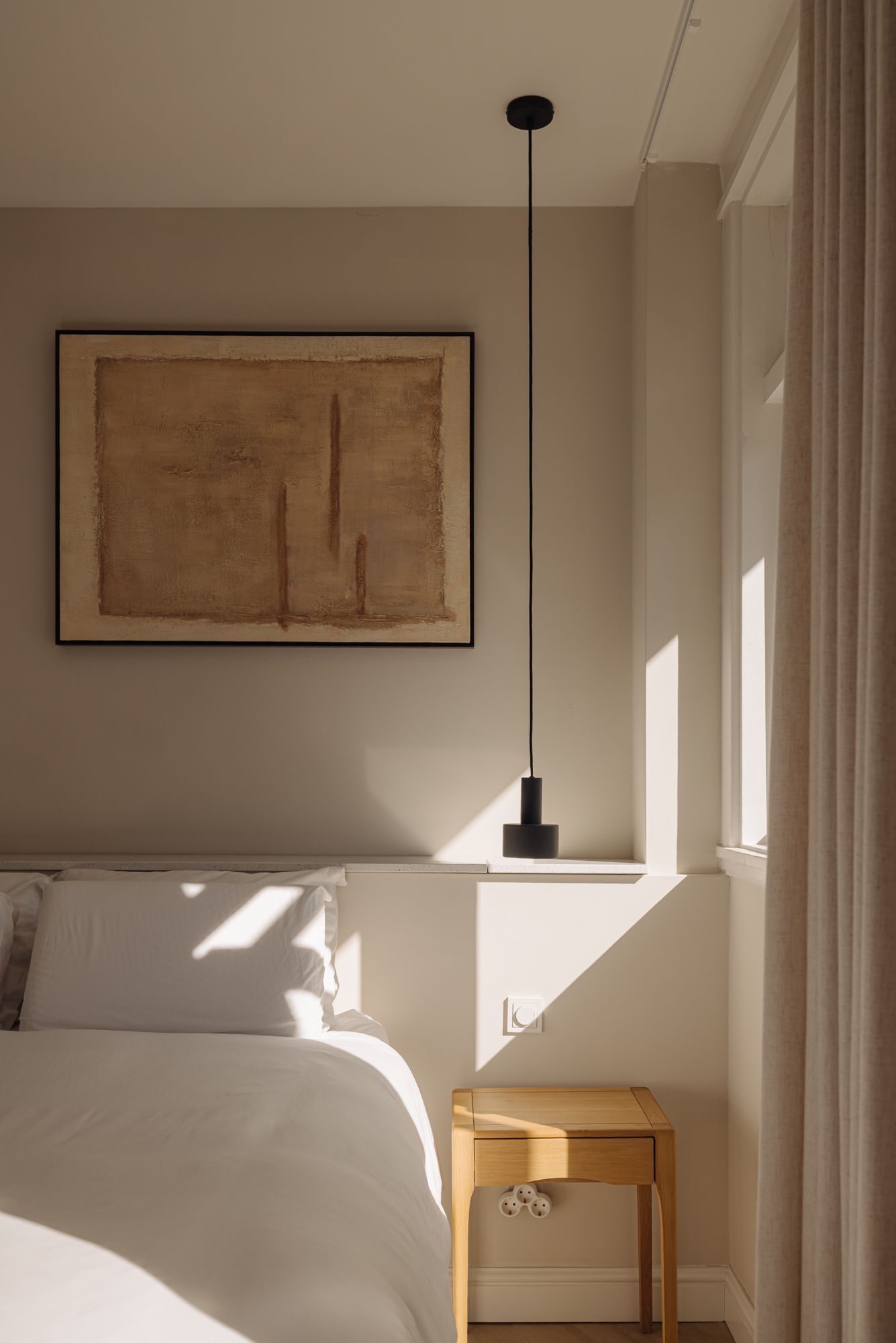 Fully Renovated Luxury Apartment with Two Bedrooms and Sunny Balcony in Amsterdam Rivierenbuurt — 15