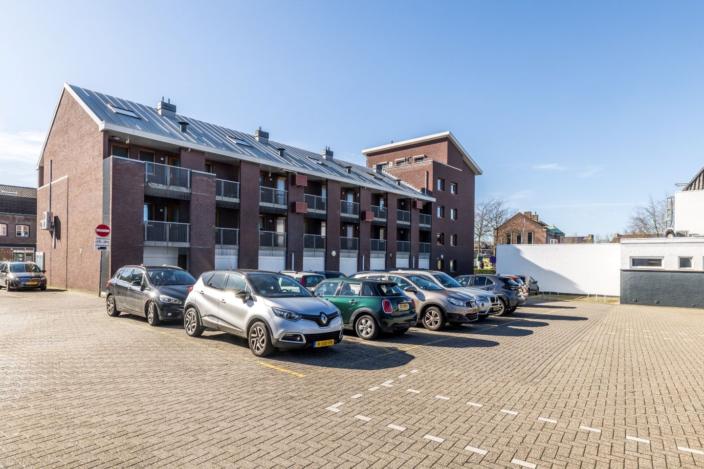 Photo 34 of Peterstraat 3-A