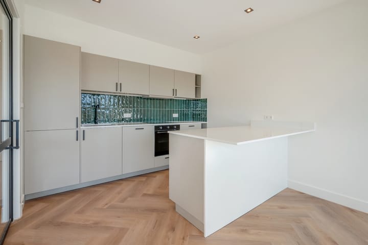 Photo 2 of Deimanstraat 22-A