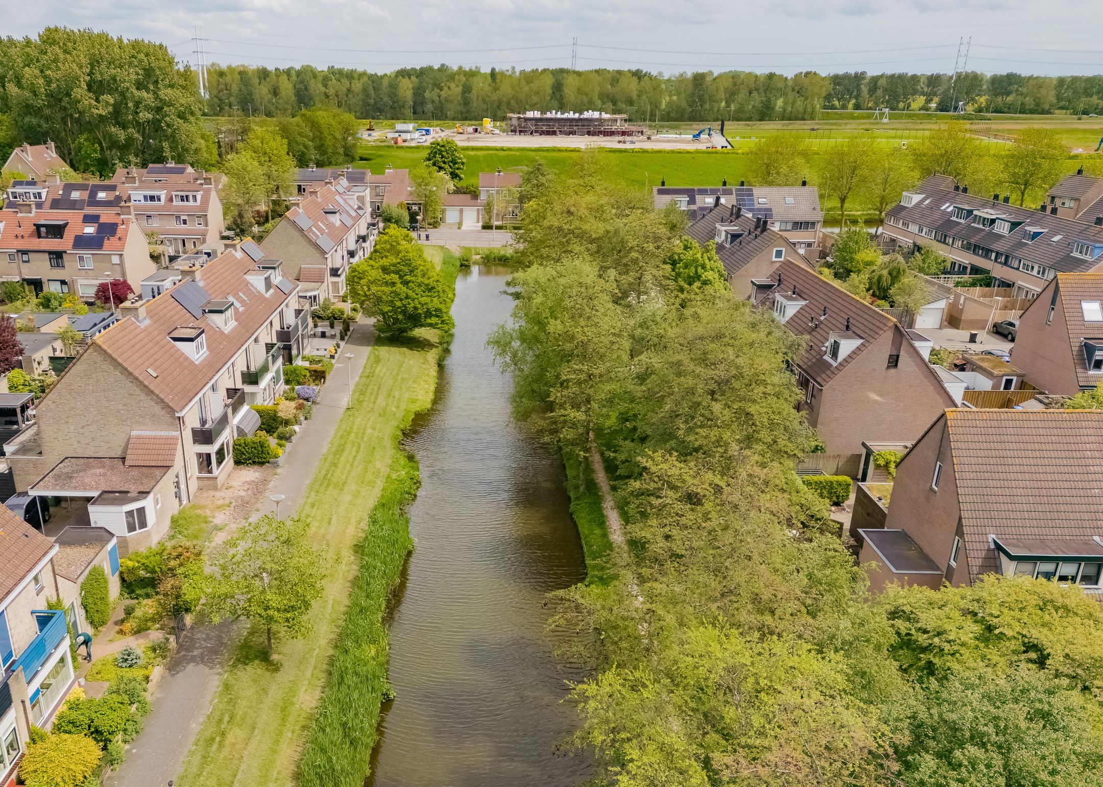Spacious Four-Bedroom Terraced Home in Green Velserbroek — 48