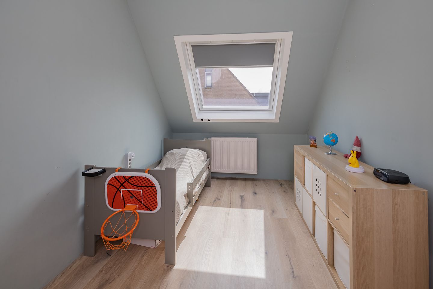 Spacious Four-Bedroom Terraced Home in Green Velserbroek — 29