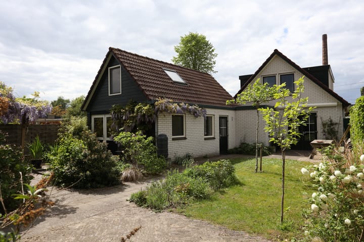 Photo 2 of Spoorstraat 9