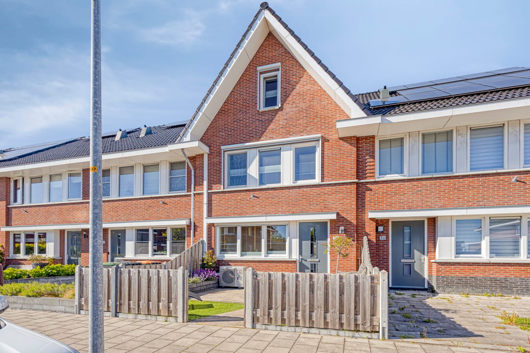 Photo 1 of Burgemeester Avisstraat 38
