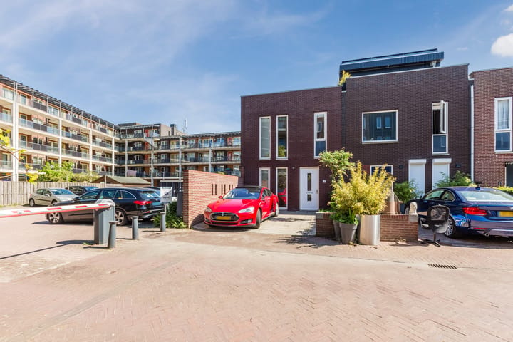 Photo 3 of Edward Masseystraat 2