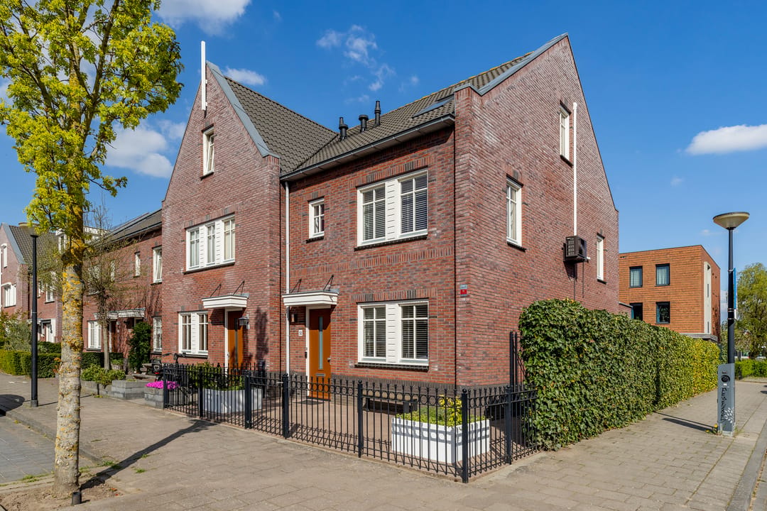Foto 1 van Grenenhout 32