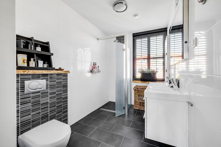Tussenwoning te koop: Dijkgraaf 54, Brielle