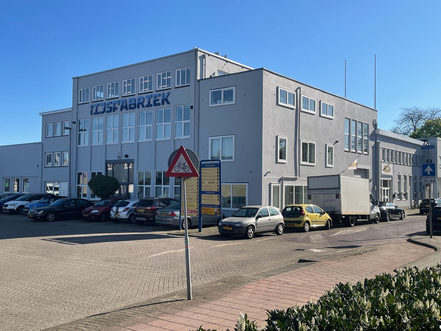 View photo 4 of Hooftlaan 73