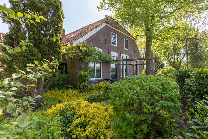 Foto 2 van Leugemorsweg 1