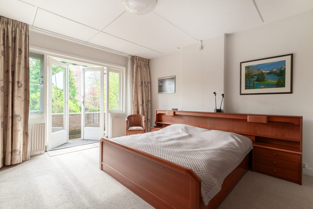 Photo 38 of Huygensweg 19