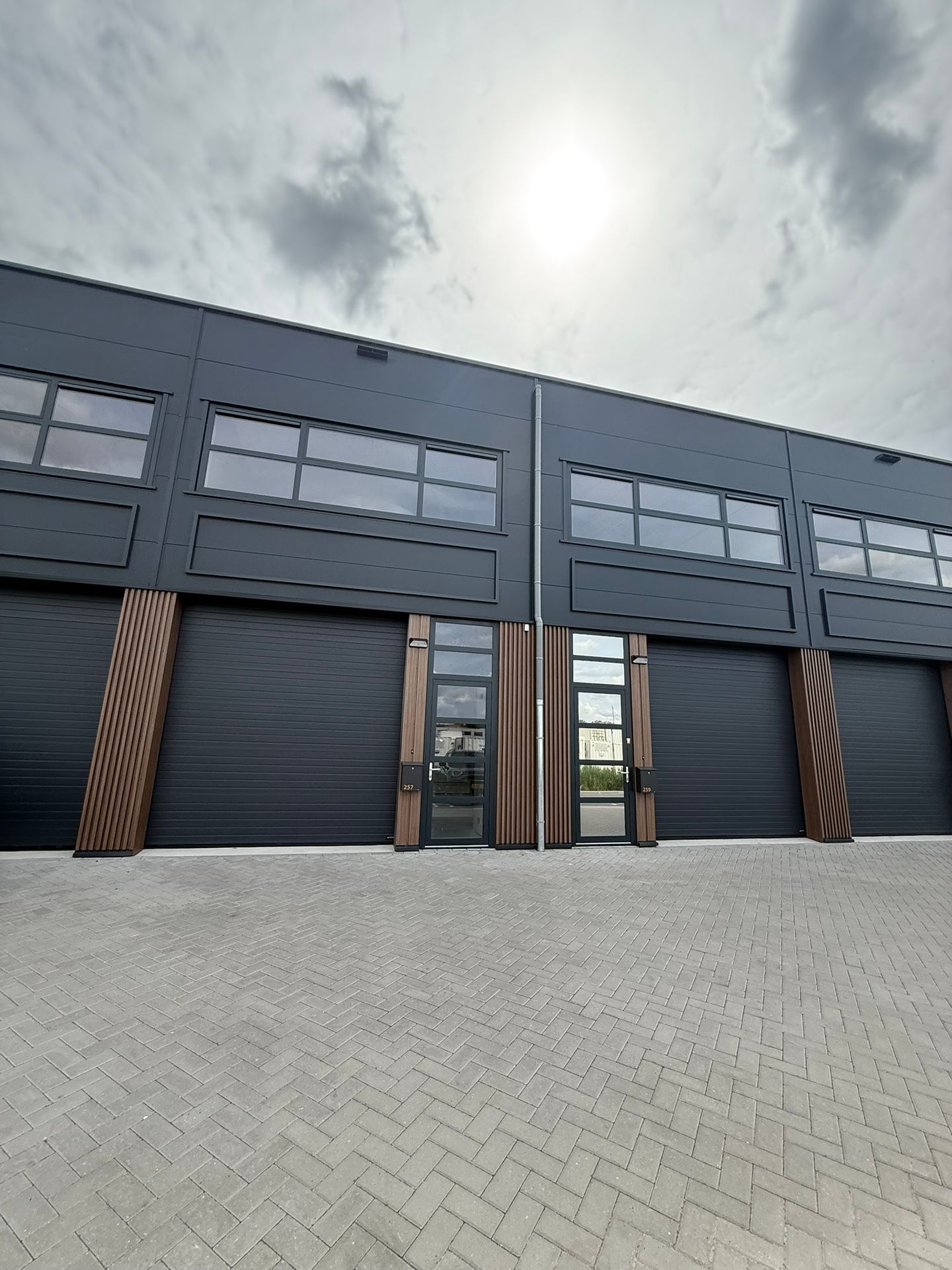 View photo 1 of Chemieweg 257